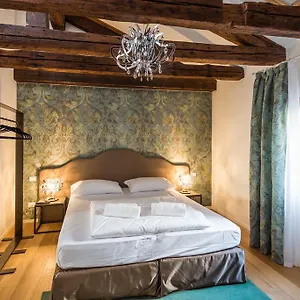 Polo's Treasures Apartamento